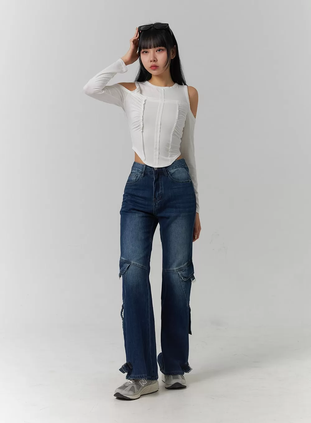 Cut Out Shoulder Long Sleeve Crop Tee CJ418