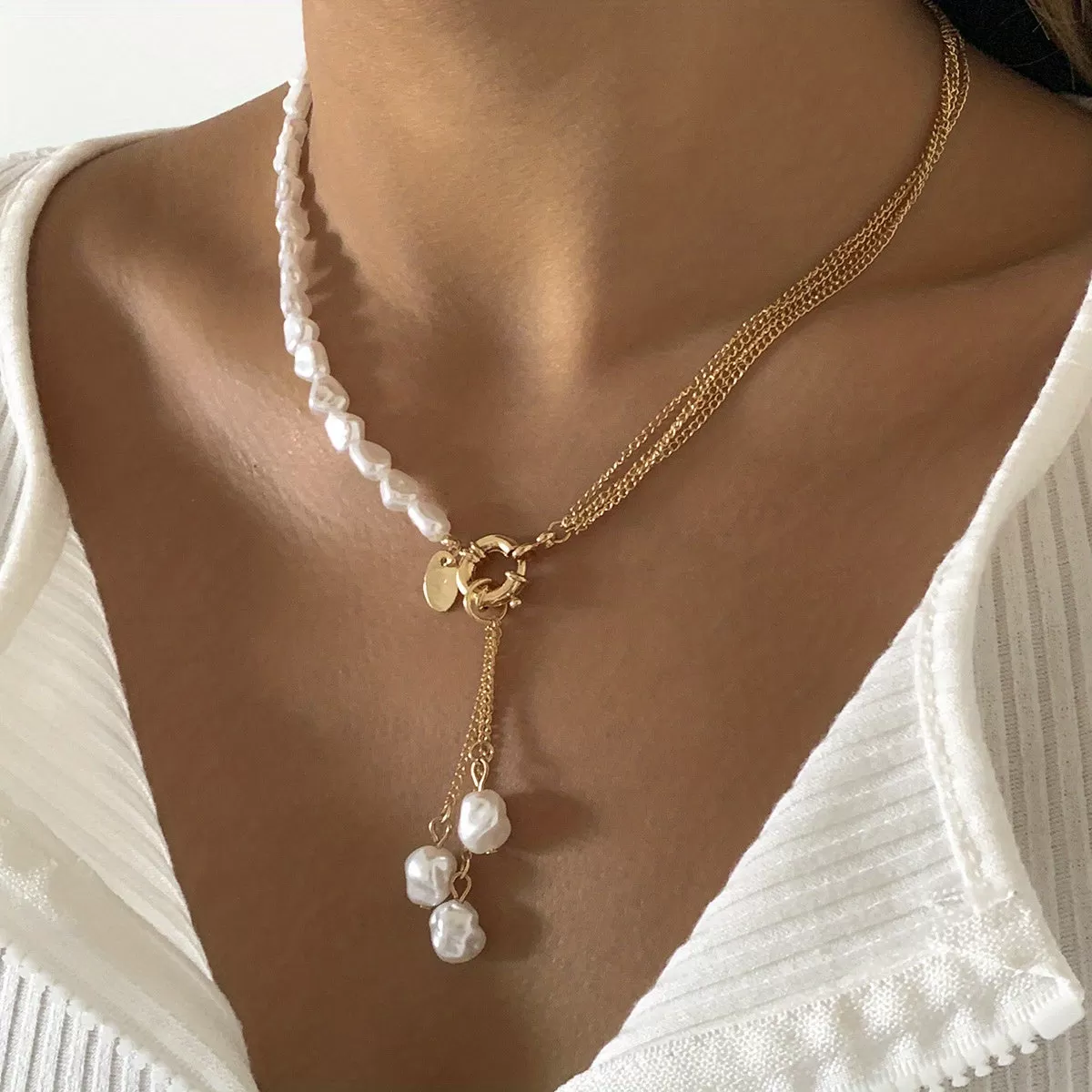 Elegant Baroque Faux Pearl Pendant Necklace with Adjustable Buckle - Timeless and Versatile Jewelry Accessory