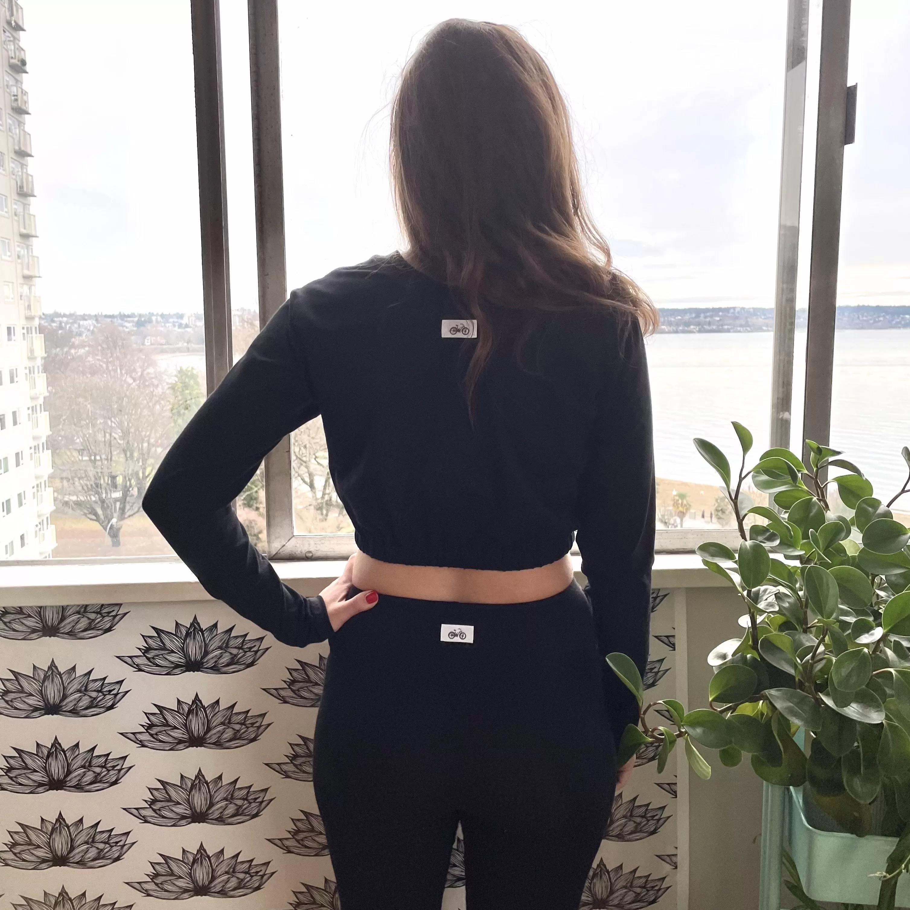 Longsleeve City Slicker Crop Top | Athletica